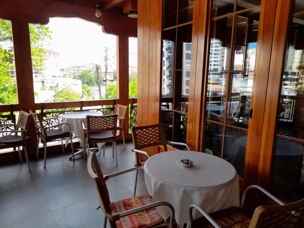 Hotel Happy Gjakova Zewnętrze zdjęcie