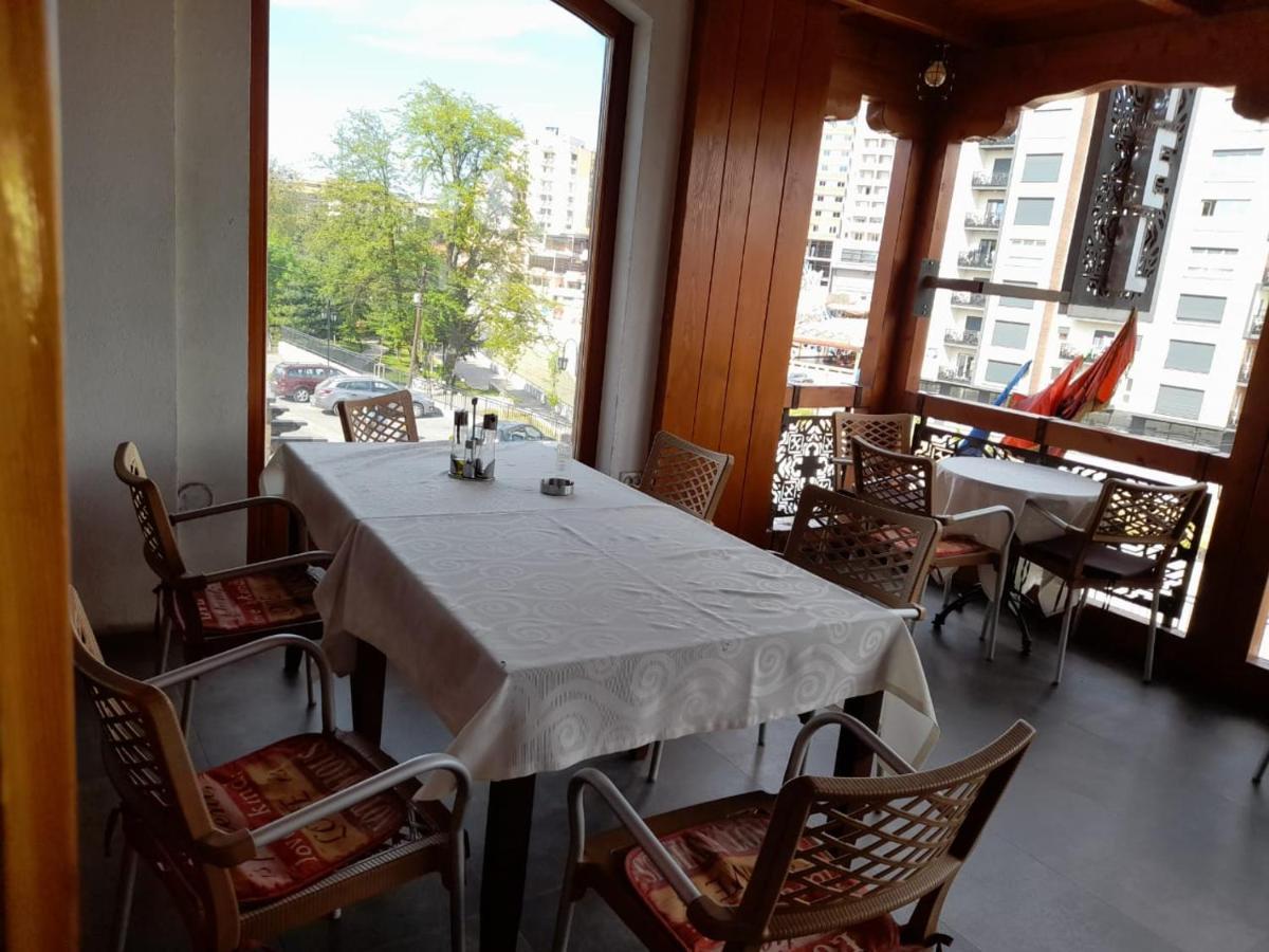 Hotel Happy Gjakova Zewnętrze zdjęcie