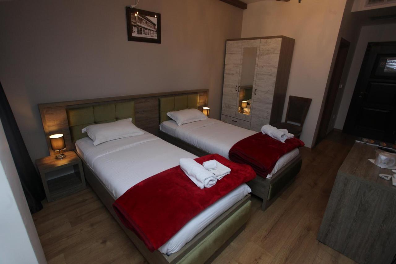 Hotel Happy Gjakova Zewnętrze zdjęcie