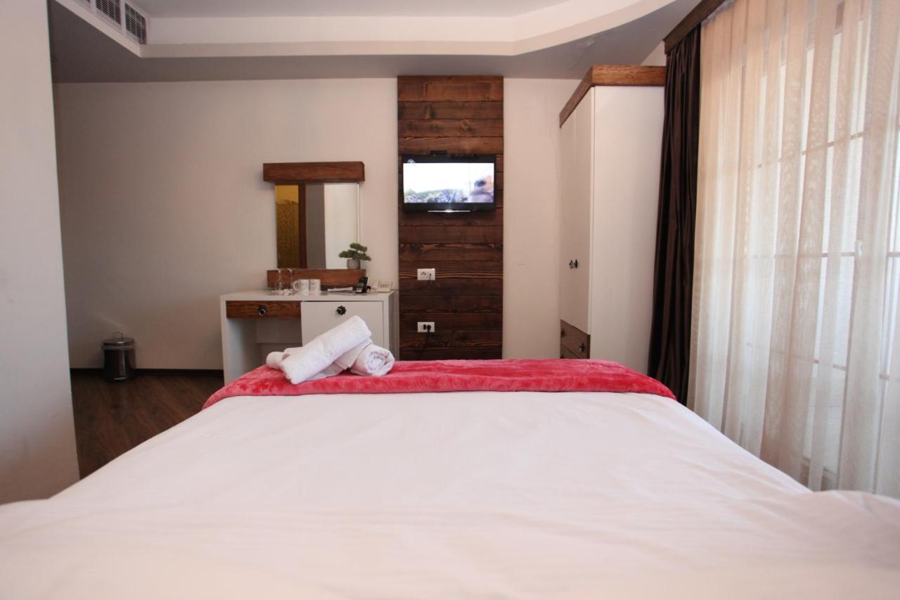 Hotel Happy Gjakova Zewnętrze zdjęcie