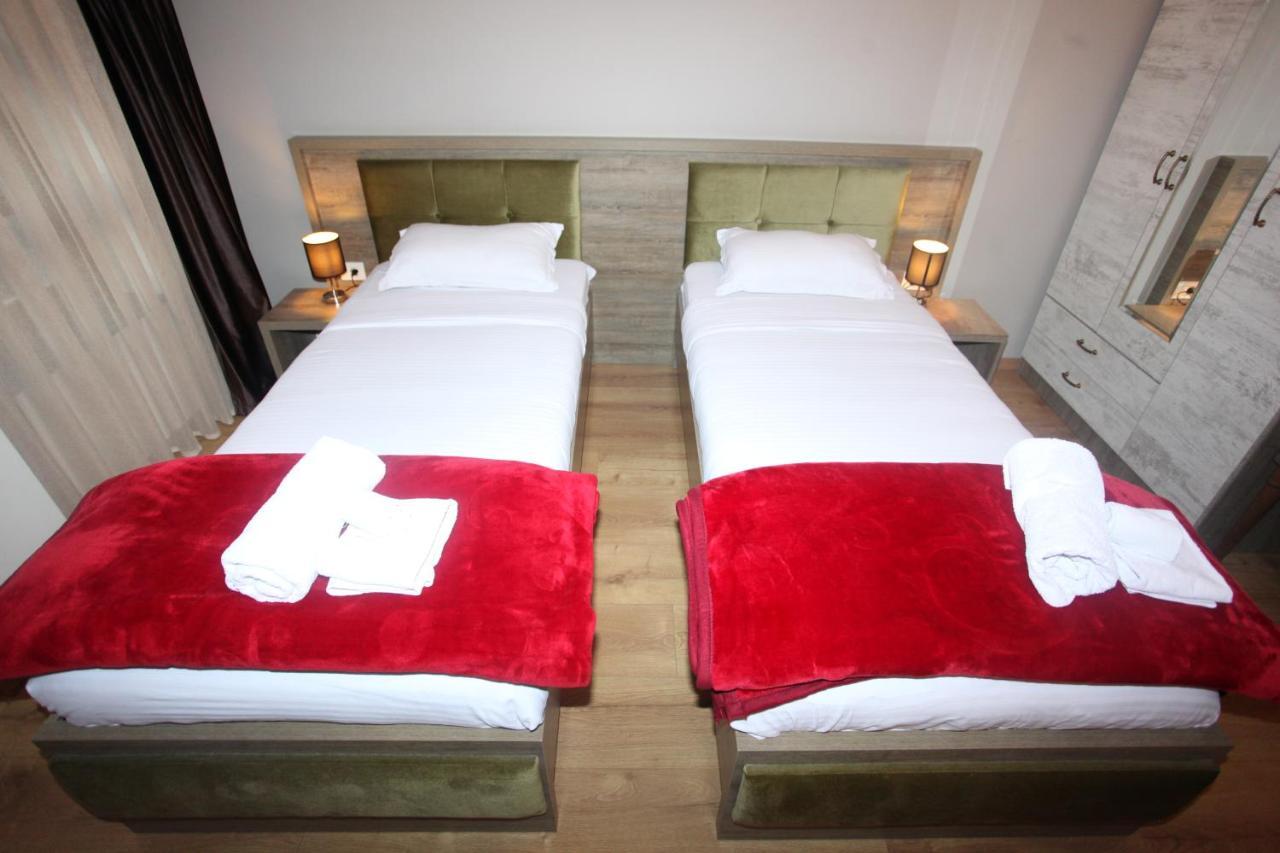 Hotel Happy Gjakova Zewnętrze zdjęcie