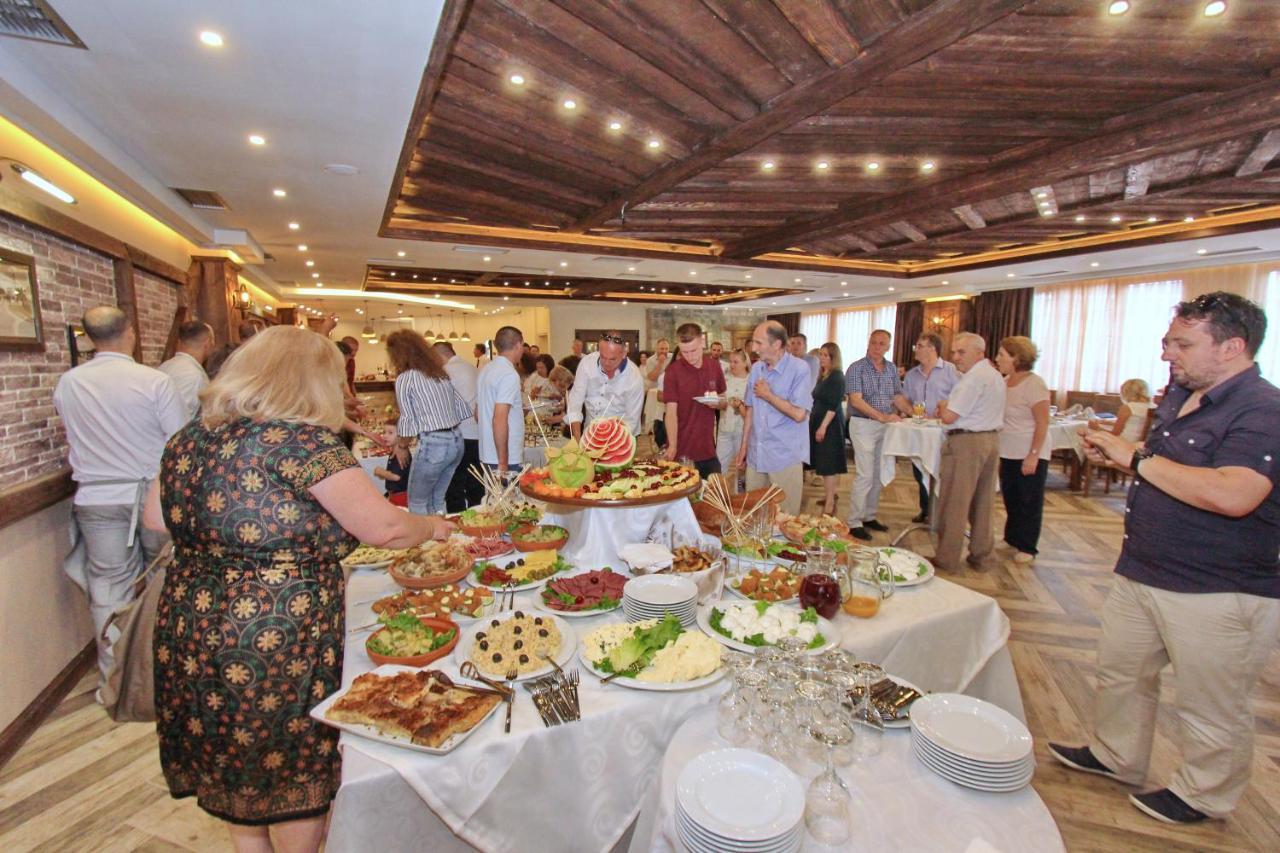 Hotel Happy Gjakova Zewnętrze zdjęcie